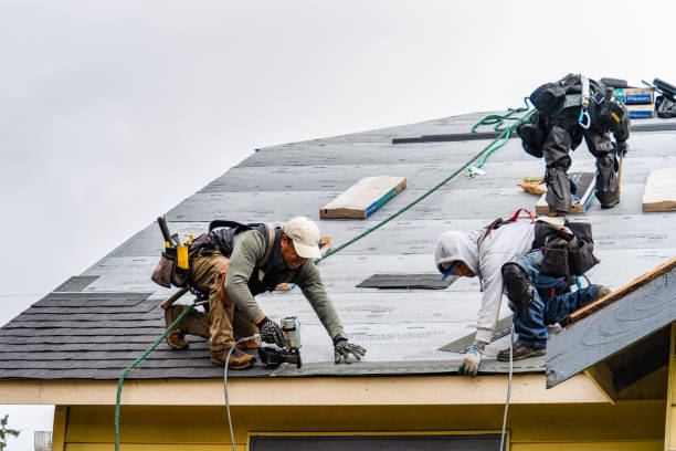 Professional Gutter Installation technician working in Peachtree City, GA